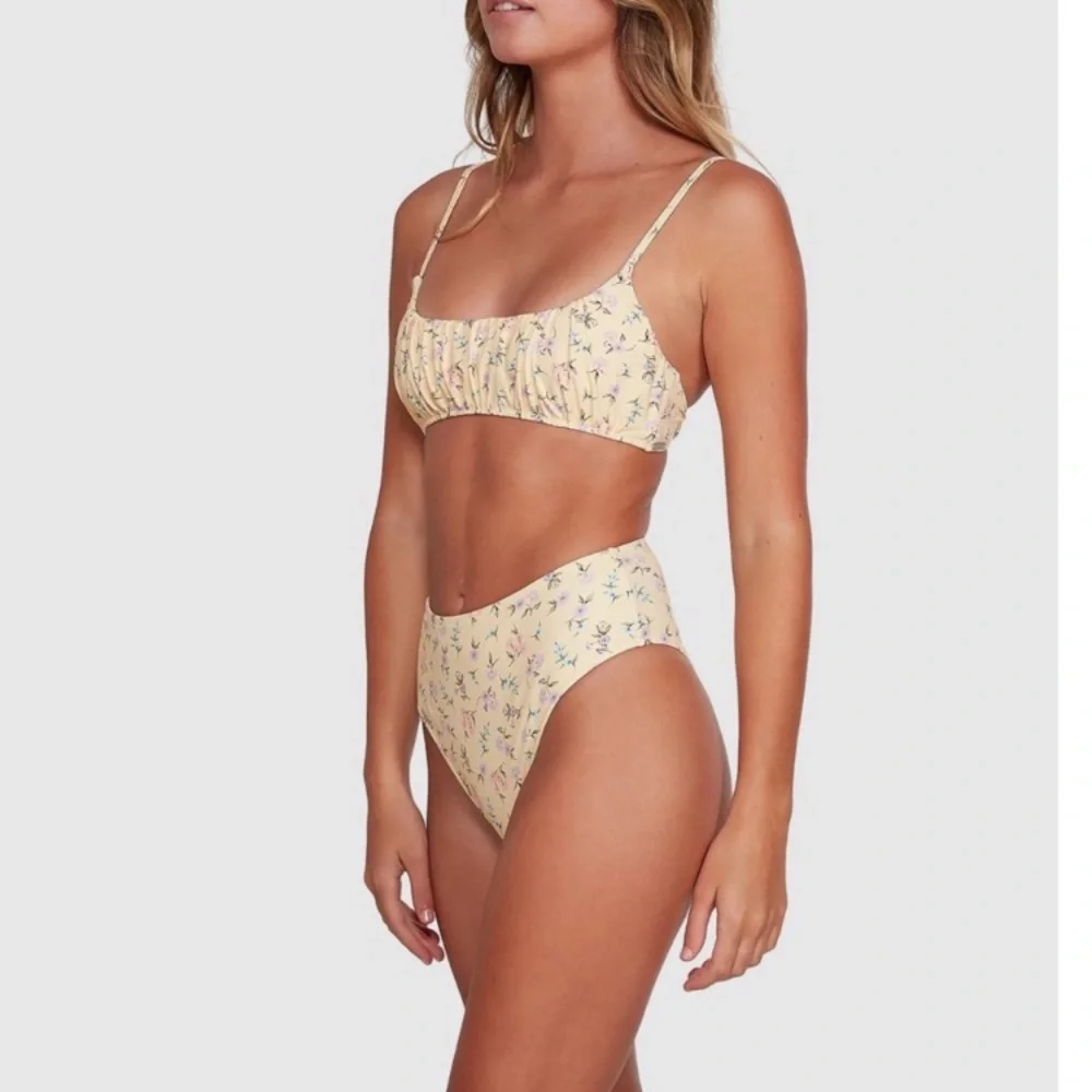 Billabong •• Ditsy Floral Pretty Moon Gathered Bralette Bikini Top - Picture 10 of 16